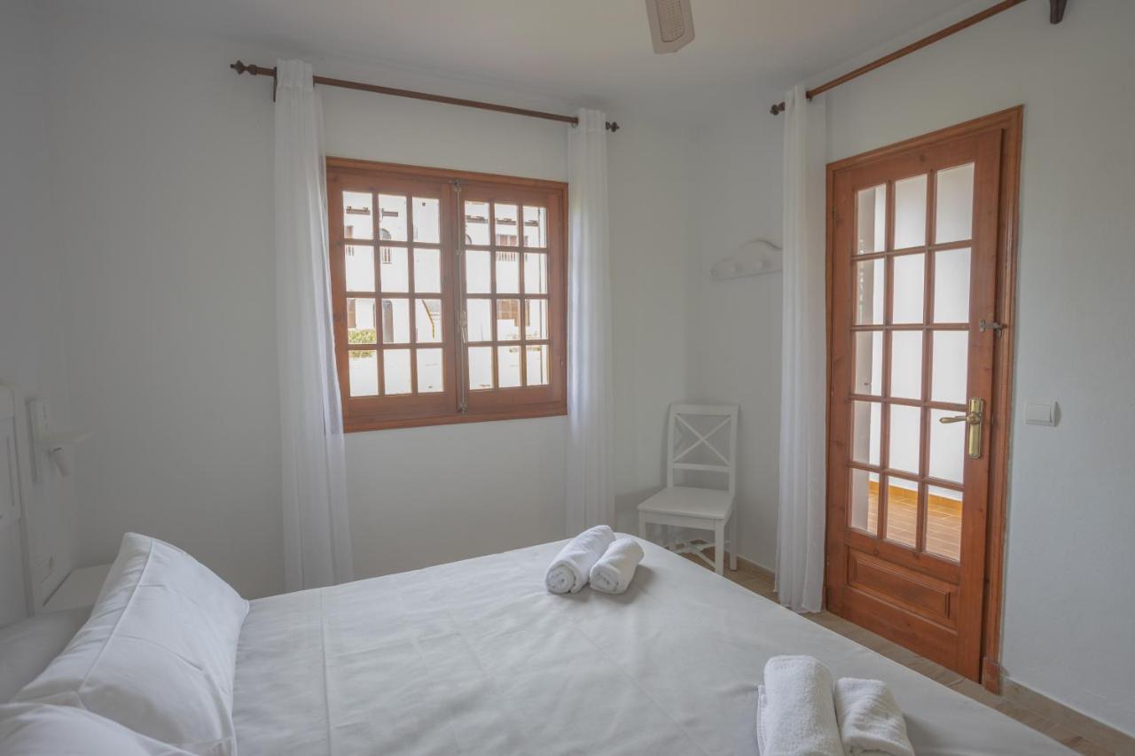 Apartamentos Son Bou Gardens Bagian luar foto