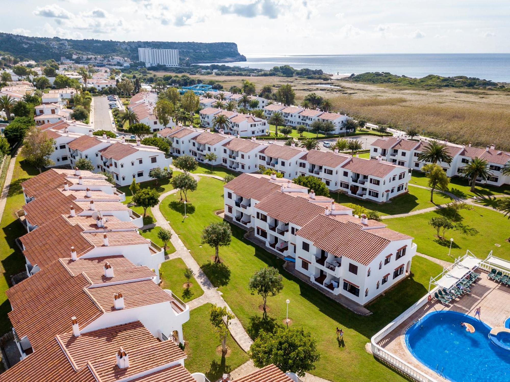 Apartamentos Son Bou Gardens Bagian luar foto
