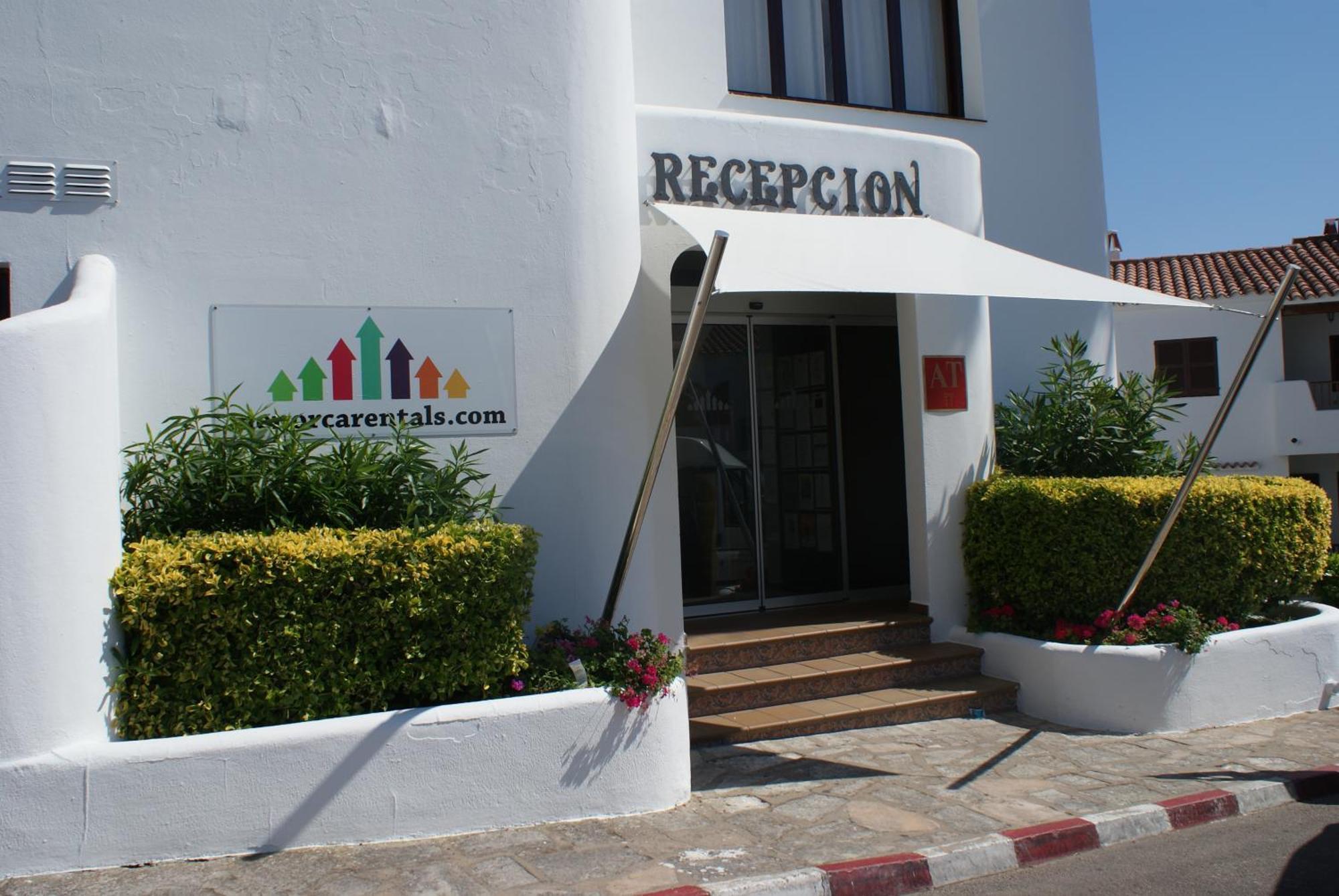 Apartamentos Son Bou Gardens Bagian luar foto