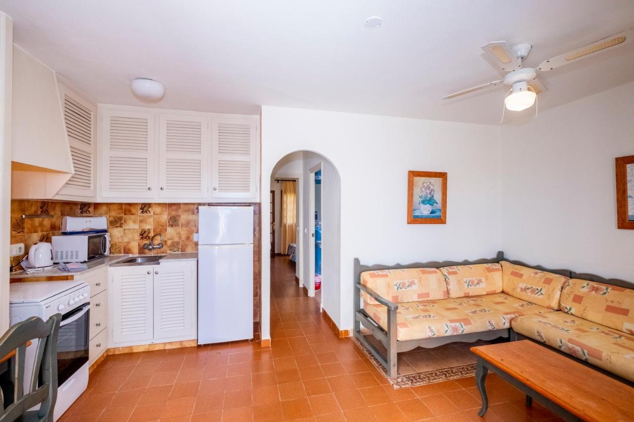 Apartamentos Son Bou Gardens Bagian luar foto