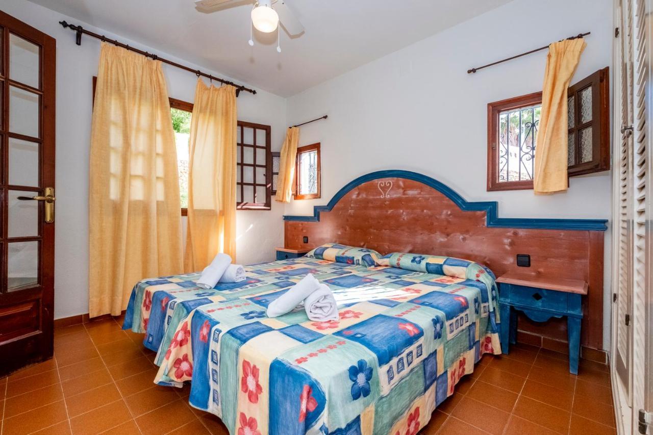 Apartamentos Son Bou Gardens Bagian luar foto