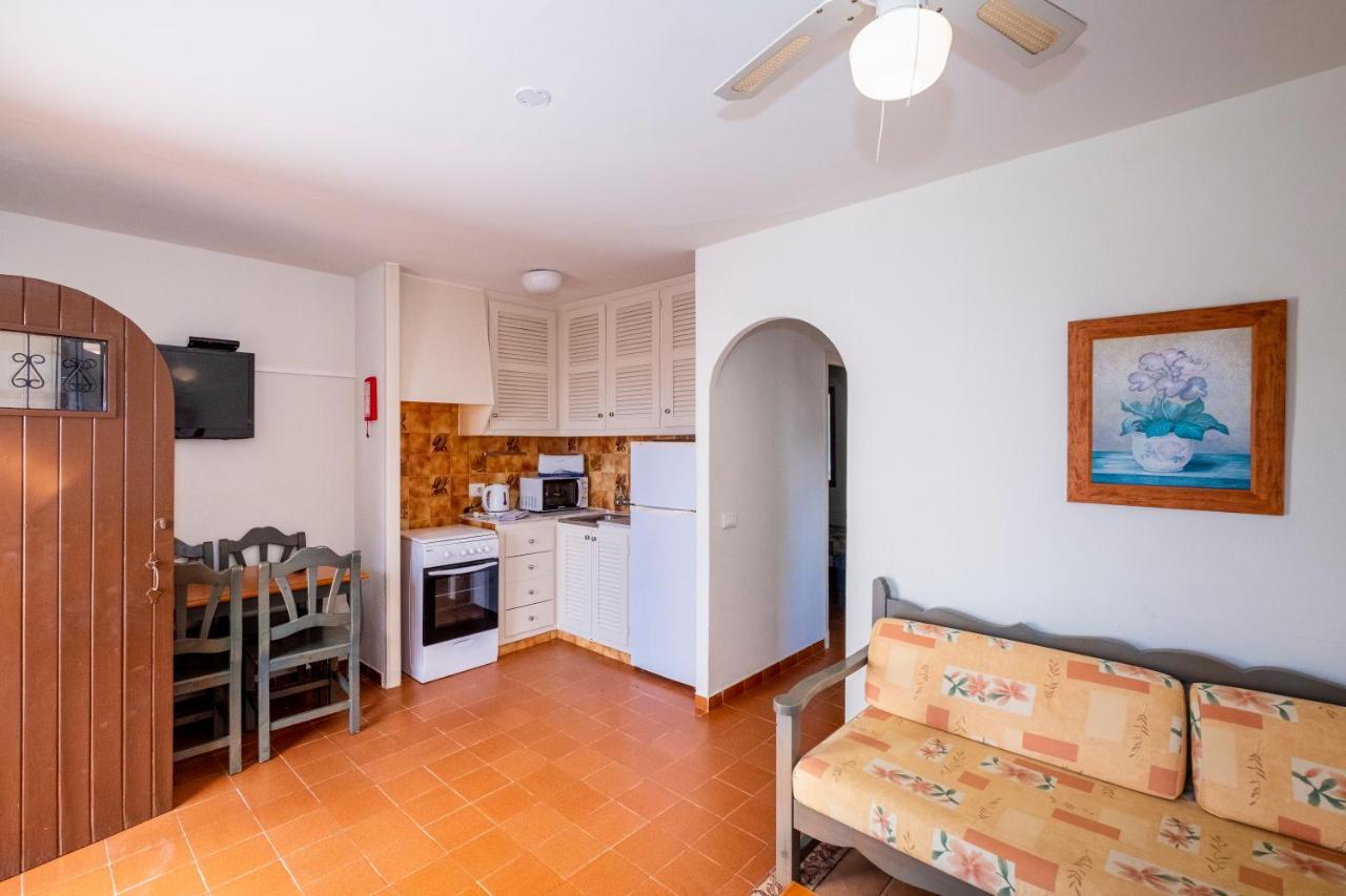 Apartamentos Son Bou Gardens Bagian luar foto